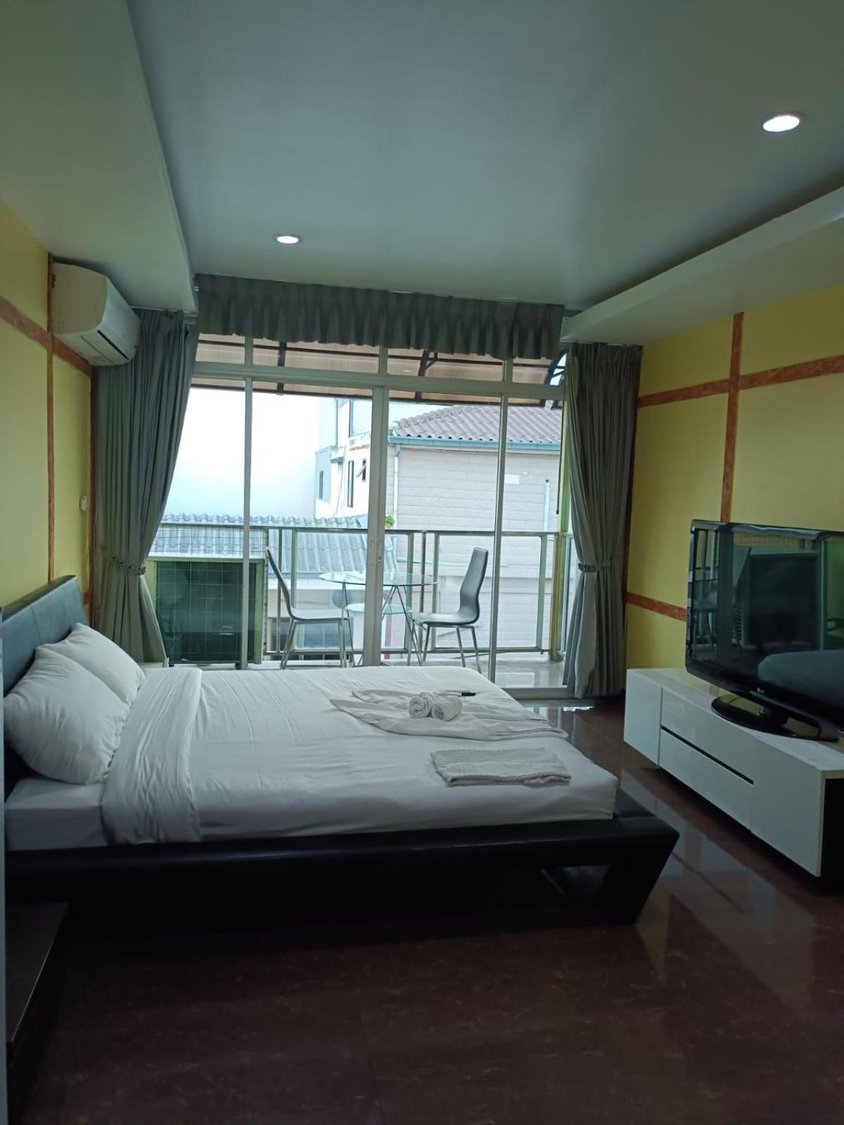 Del Mar Rooms Pattaya Exterior photo